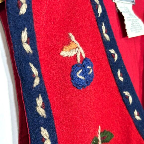 Erika Classics Wool Blend Vest Womens Sz L Metal Button Red Floral Embroidery - Picture 8 of 11
